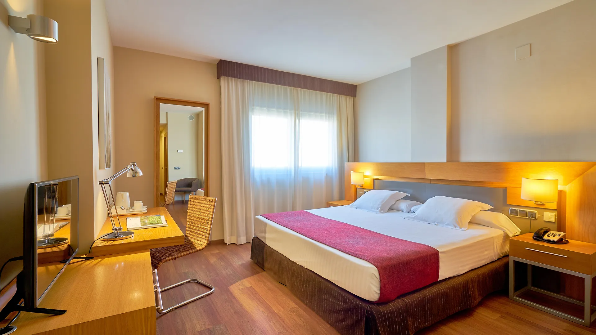 ****  Hotel Guadalmedina Málaga Spanyolország